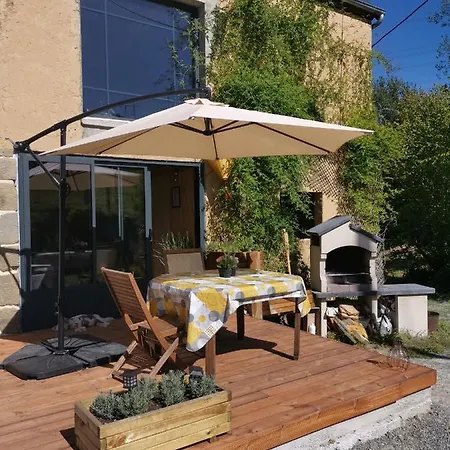 Luxury With A Jacuzzi - River View - La Vieille Dame Casa de Férias