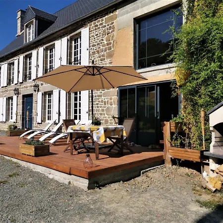 Casa de Férias Luxury With A Jacuzzi - River View - La Vieille Dame *