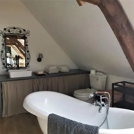 Luxury With A Jacuzzi - River View - La Vieille Dame